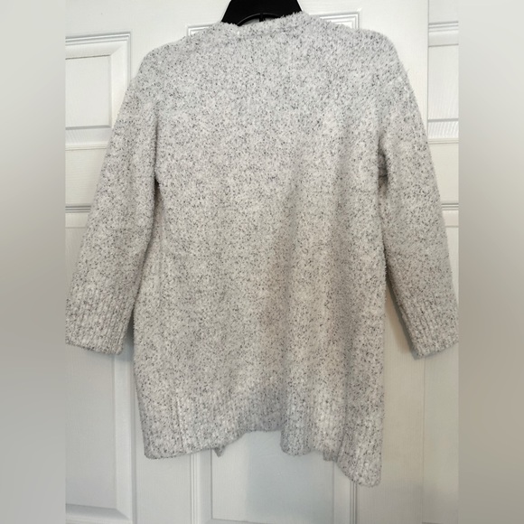 🤍XL KIDS COMFY SWEATER🤍 - Picture 5 of 6